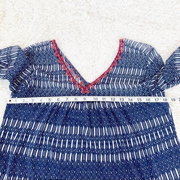 LUCKY BRAND Blue Gray Red V-neck Embroidered Top Medium - Picture 6 of 9